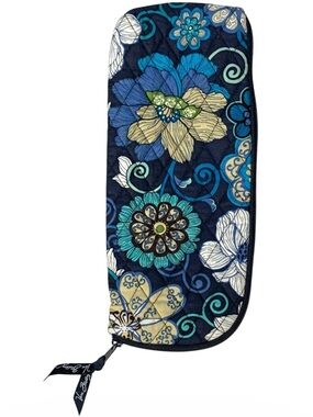 Vera Bradley Mod Floral Blue
Straighten Up & Curl Hot Tool Travel Zipper Pouch